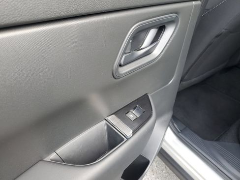Certified 2025 Nissan Rogue S FWD image 11