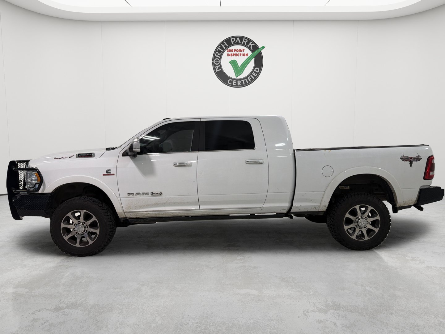 Used 2022 RAM 2500 Limited AWD/4WD image 2