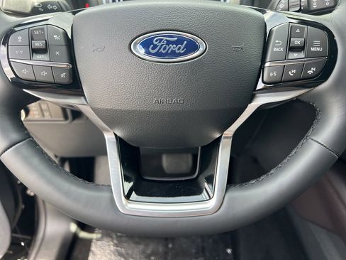 New 2026 Ford Explorer Platinum w/ LUX Leather Package AWD/4WD image 9