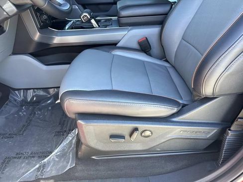 Used 2025 Ford F150 Lariat w/ Equipment Group 501A Mid image 11