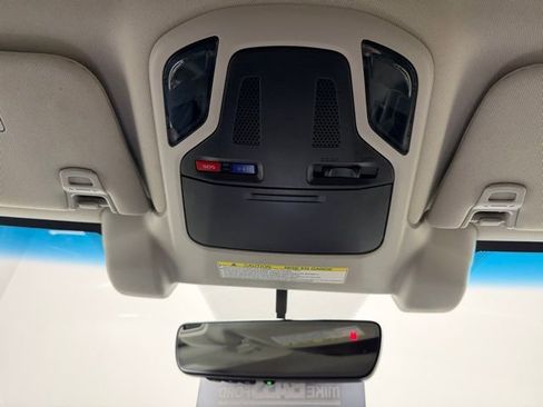 Used 2020 Subaru Outback Premium image 30