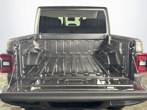 New 2025 Jeep Gladiator Willys image 21
