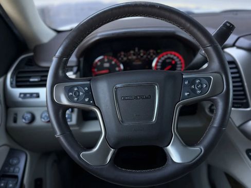 Used 2015 GMC Yukon XL Denali w/ Premium Package image 22