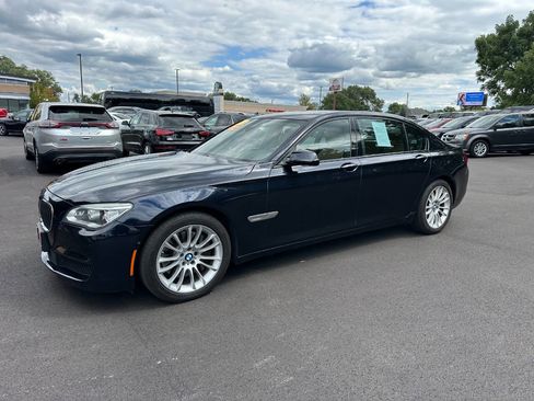 Used 2013 BMW 750Li xDrive image 3