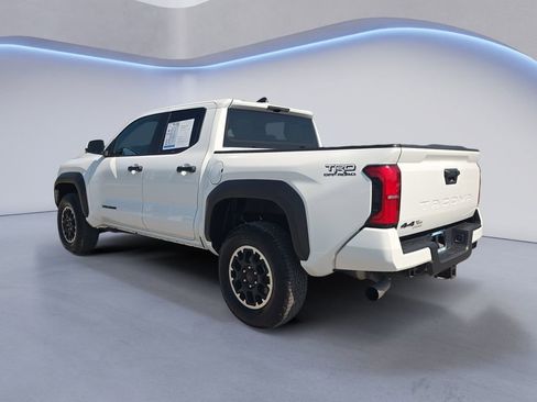 Used 2025 Toyota Tacoma TRD Off-Road AWD/4WD image 3