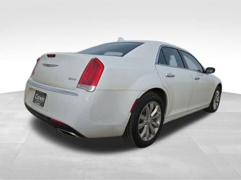 Used 2019 Chrysler 300 Limited image 12