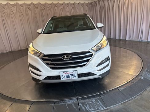 Used 2018 Hyundai Tucson Value FWD image 2