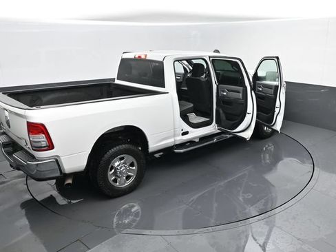 Used 2022 RAM 2500 Big Horn AWD/4WD image 25