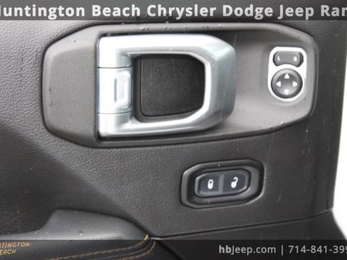 Used 2021 Jeep Wrangler Unlimited Sahara image 14