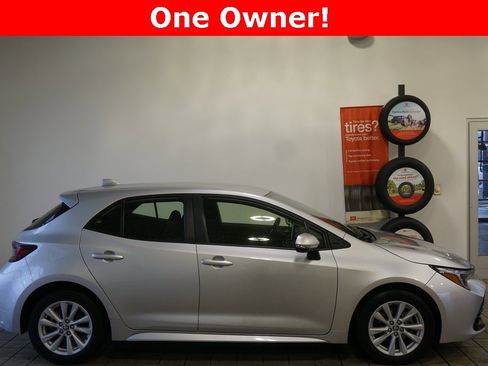 Used 2023 Toyota Corolla SE image 2