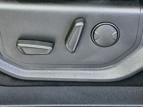 Used 2019 Ford F150 Lariat w/ Equipment Group 502A Luxury AWD/4WD image 22