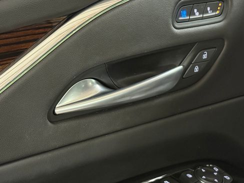 Certified 2023 Cadillac Escalade Premium Luxury image 21