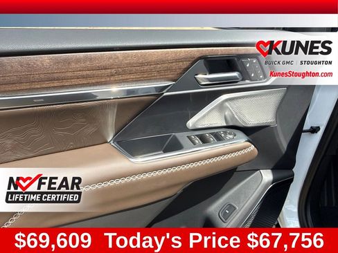 New 2026 GMC Acadia Denali Ultimate w/ LPO, Floor Liner Package AWD/4WD image 24