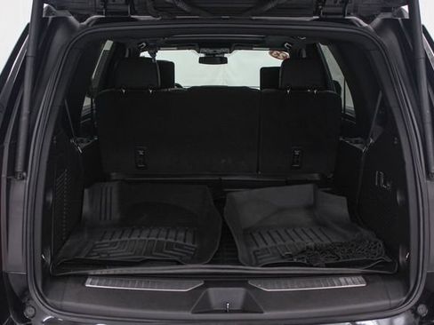 Used 2023 Chevrolet Tahoe Z71 w/ Luxury Package AWD/4WD image 12
