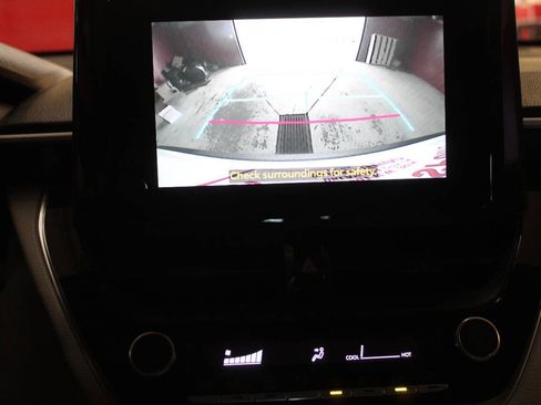 Used 2023 Toyota Corolla Cross L image 19