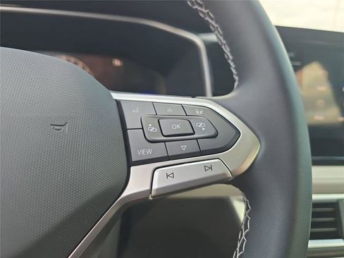 New 2026 Volkswagen Taos SE FWD image 19