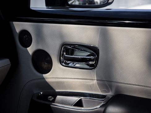 Used 2014 Rolls-Royce Ghost image 29