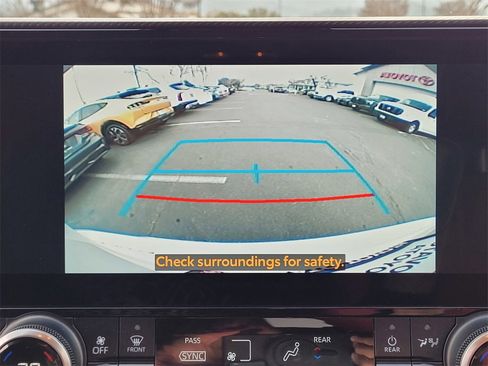 Used 2024 Toyota Highlander XSE image 17