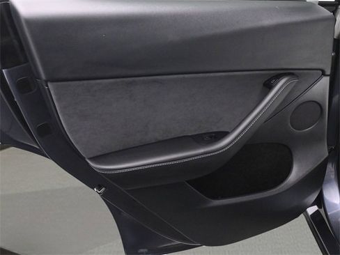 Used 2023 Tesla Model Y Performance image 13