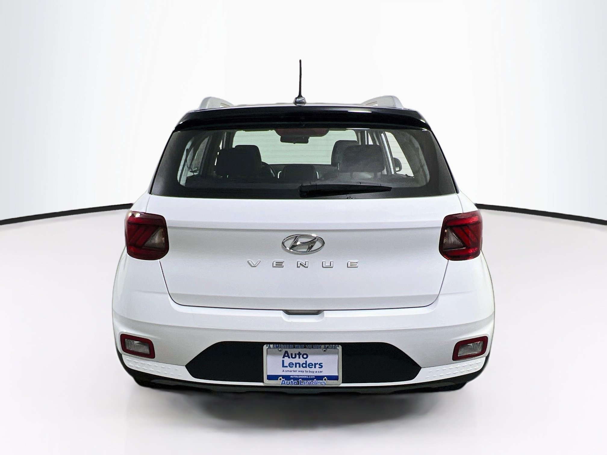 Used 2023 Hyundai Venue Limited FWD image 6