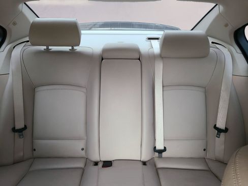 Used 2015 BMW 750i RWD image 18