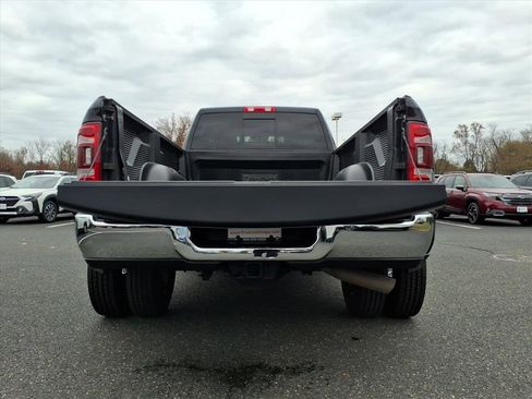 Used 2023 RAM 3500 Tradesman image 18