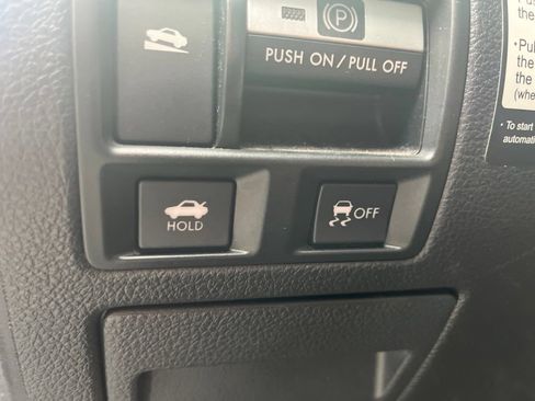 Used 2010 Subaru Legacy 2.5i Limited AWD/4WD image 14