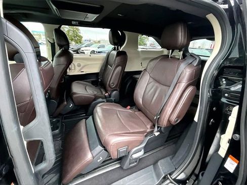 Used 2022 Toyota Sienna Platinum image 19
