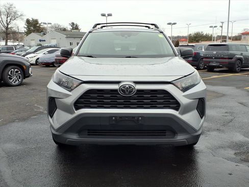 Used 2019 Toyota RAV4 LE w/ Carpet Mat Package image 8