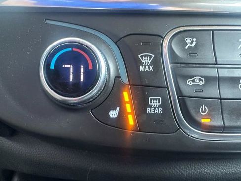 Used 2019 Chevrolet Traverse LT AWD/4WD image 38