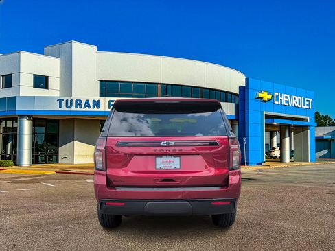 Used 2024 Chevrolet Tahoe Z71 w/ Luxury Package AWD/4WD image 4