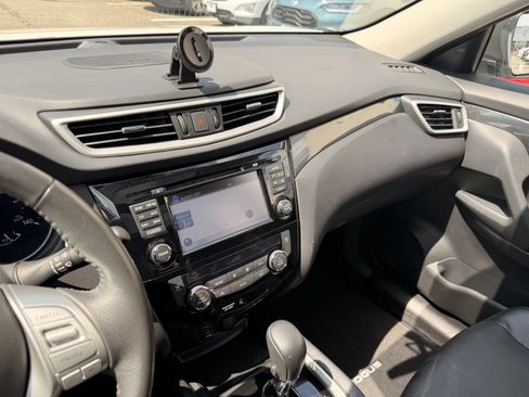 Used 2016 Nissan Rogue SL w/ SL Premium Package AWD/4WD image 17