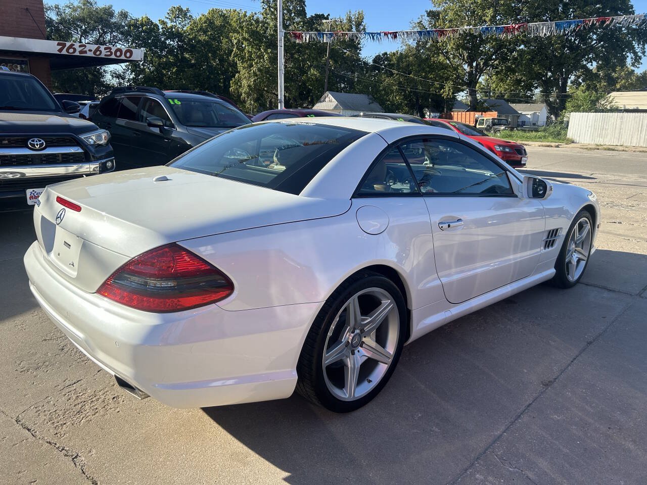 Used 2011 Mercedes-Benz SL 550 image 5