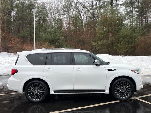 Used 2022 INFINITI QX80 Sensory w/ Cargo Package image 6