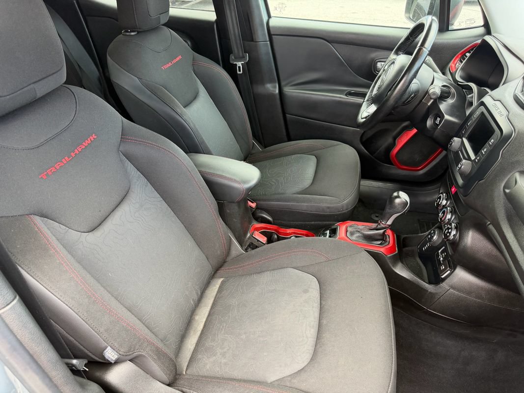 Used 2016 Jeep Renegade Trailhawk AWD/4WD image 31