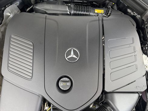 Used 2026 Mercedes-Benz GLC 300 4MATIC image 29