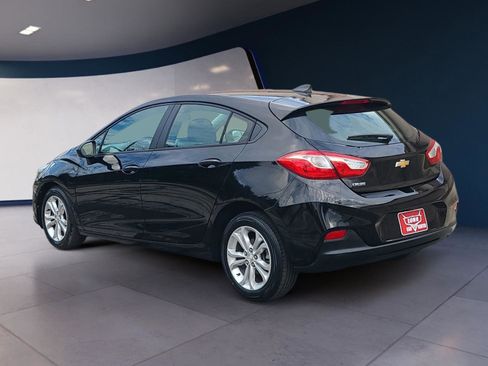 Used 2019 Chevrolet Cruze LS w/ LS Convenience Package FWD image 3