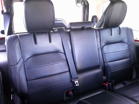 Used 2022 Jeep Wrangler Unlimited Sahara image 12