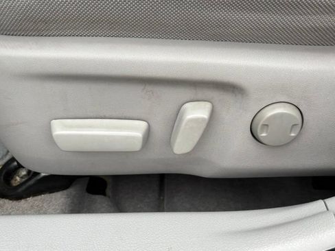 Used 2015 Toyota Camry LE FWD image 5