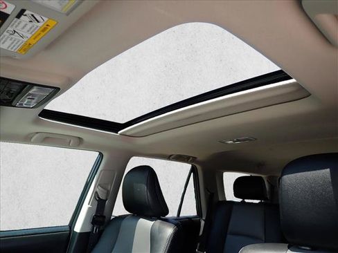 Certified 2024 Toyota 4Runner SR5 Premium w/ Moonroof Package AWD/4WD image 15