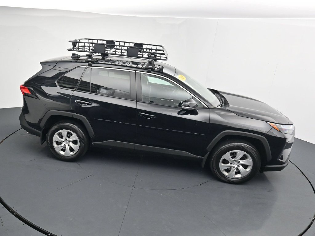 Used 2023 Toyota RAV4 LE AWD/4WD image 32