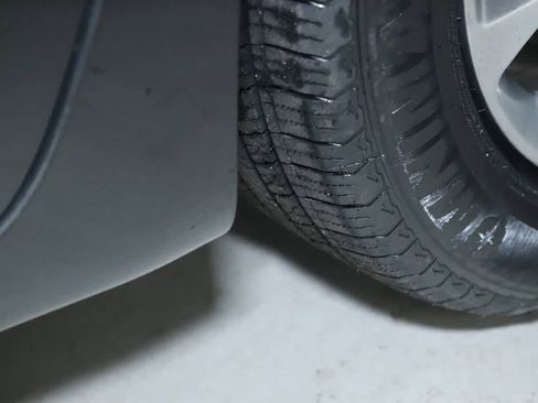 Used 2023 Chrysler Pacifica Touring-L image 36