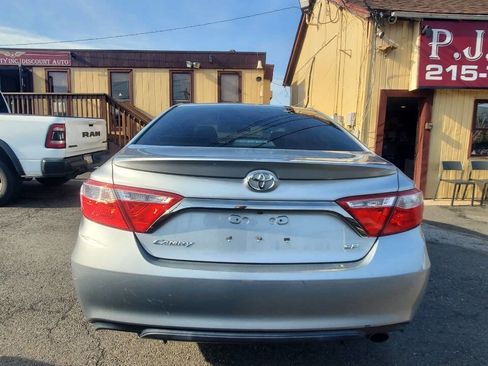 Used 2015 Toyota Camry SE image 4