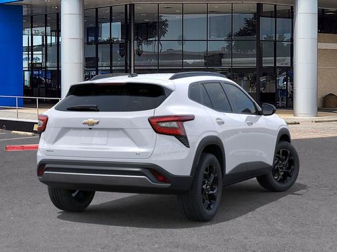 New 2026 Chevrolet Trax LT image 4