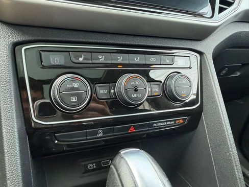 Used 2018 Volkswagen Atlas SEL w/ R-Line Package FWD image 21