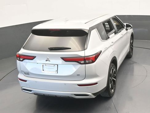 Used 2023 Mitsubishi Outlander SE image 58