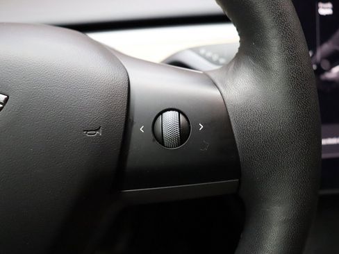 Used 2023 Tesla Model Y Long Range image 43