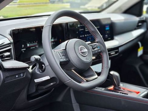 New 2026 Nissan Kicks SR image 9