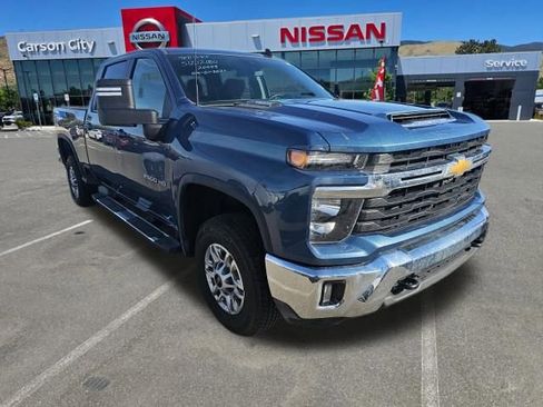 Used 2025 Chevrolet Silverado 2500 LT w/ Convenience Package image 5