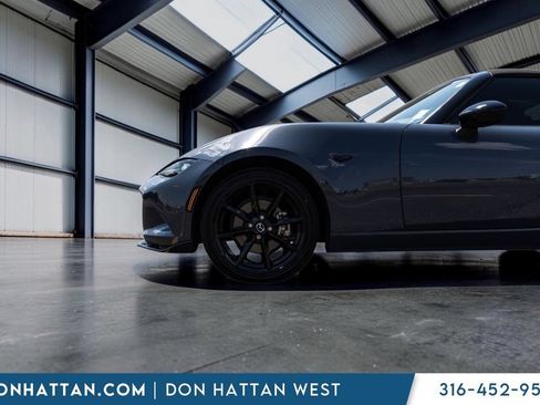 Used 2021 MAZDA MX-5 Miata Club RWD image 28